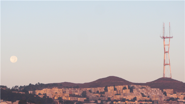 Moon, Sutro Tower (from Bernal Heights)
